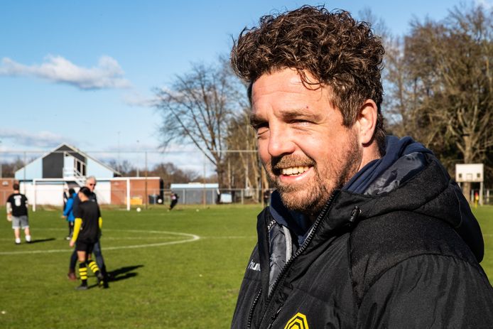 Winst met een zwarte rand voor tijdelijke Colmschate-trainer Raymond ...