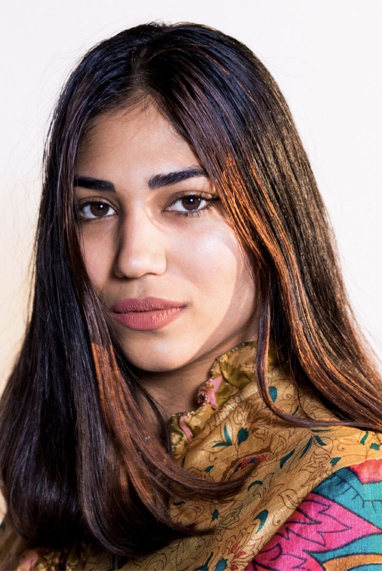 Zainab Goelaman: 'We wilden een moslima met hoofddoek voor deze rol' Beeld 