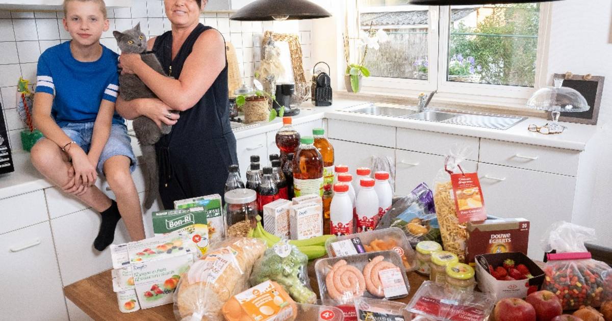Nadia (51 ans) a un budget alimentaire de 40 euros par semaine : “Je me fais un sport pour trouver les meilleures affaires au supermarché” |  C’est la taille de notre budget alimentaire
