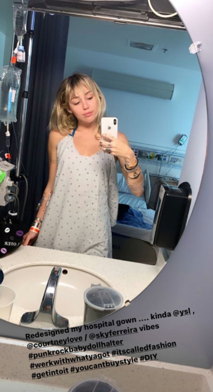 Miley Cyrus ligt in het ziekenhuis.