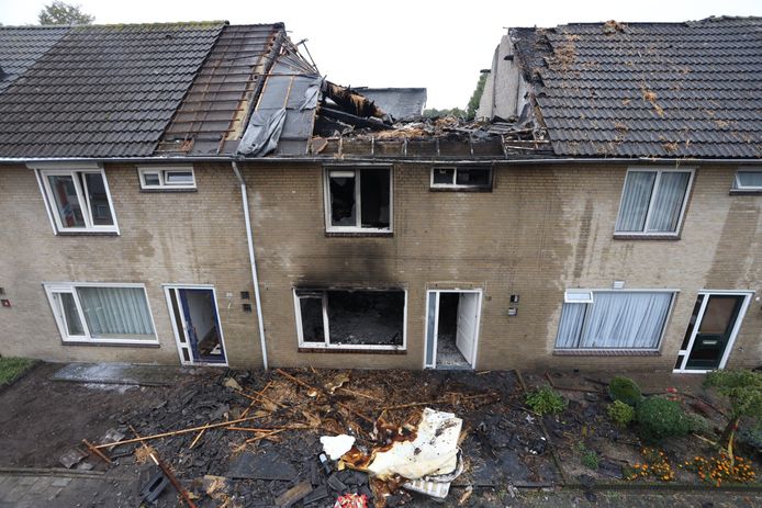 De schade aan de huurwoning in Best is gigantisch na de aangestoken brand.