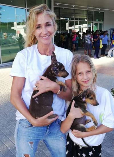 Wendy overgeleverd aan dochter, Simon in shock