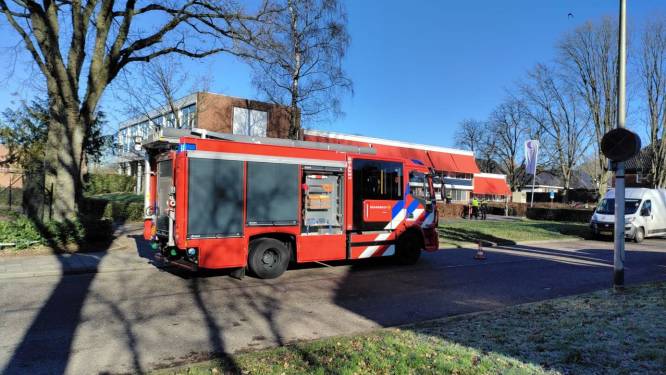 Basisschool in Enschede uit voorzorg ontruimd na brandmelding
