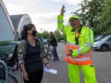 Swingend naar je coronaprik met zingende regelaar ​Gene: ‘Iedereen moet zonder stress naar binnen’