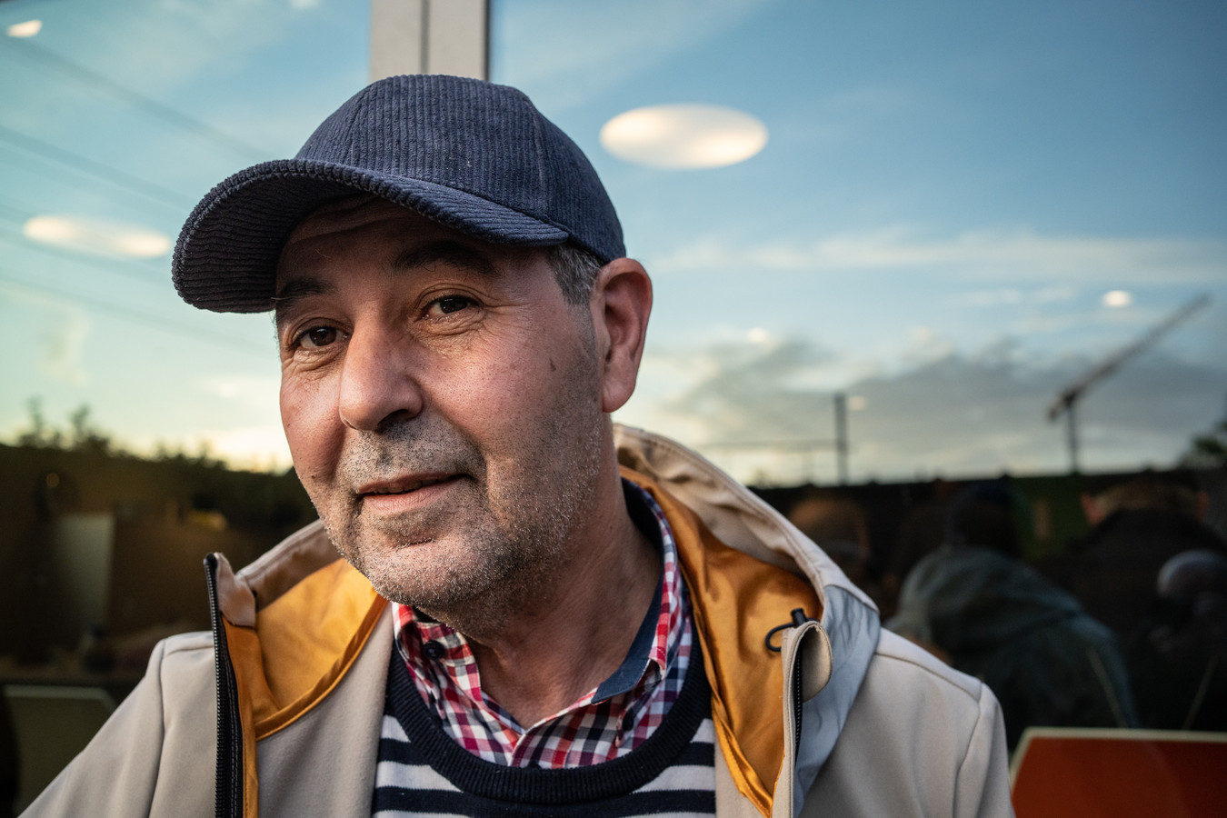 REPORTAGE. Wouter Torfs (65) diep geraakt door verhaal van dakloze Dylan (23) “Ik zou dat