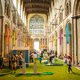 Minigolfen in de kerk: heiligschennis of een slimme publiekstrekker?