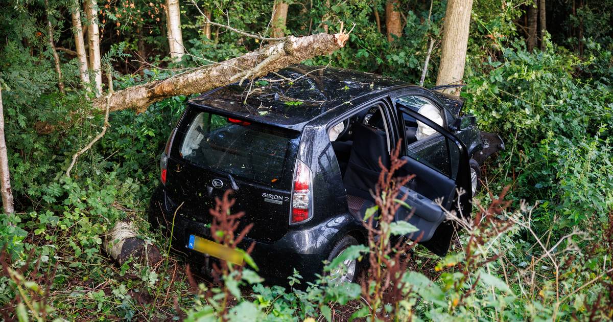 Vier jongeren gewond bij eenzijdig ongeluk bij Stegeren, bestuurder blaast positief.
