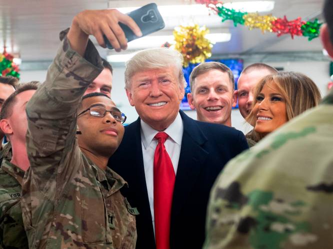 Trump en Melania brengen verrassingsbezoek aan Amerikaanse troepen in Irak