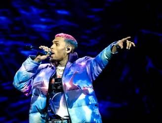 “Hij kon het niet aan dat ik het niet wilde laten gaan”: de gewelddadige geschiedenis van Chris Brown