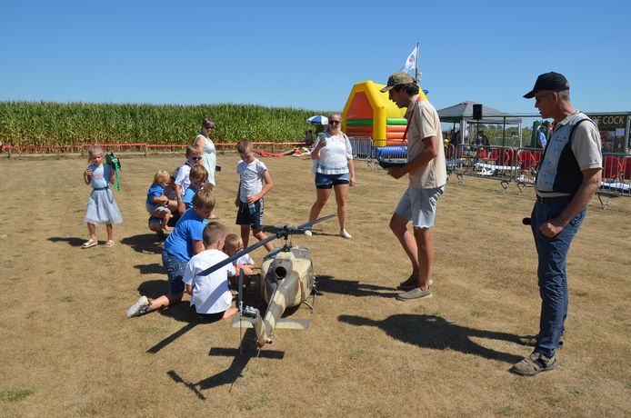 De fly-in van de 20-jarige modelluchtvaartclub 'The Little Wings’ uit Heldergem (Haaltert).