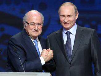 Poetin nodigt Blatter en Platini uit op WK: "Dat zijn oude vrienden"