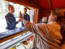 Een blokhut met dertien smaken Italiaans ijs in Waalwijk