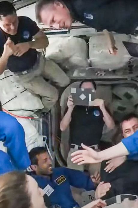 Deux Américains, un Russe et un Émirati sont entrés dans l’ISS depuis une capsule SpaceX
