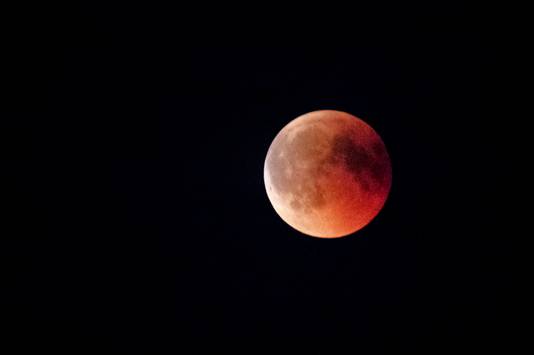 Op 27 juli 2018 kleurde de maan bloedrood door een totale maansverduistering. Het was de langste eclips van de eeuw.
