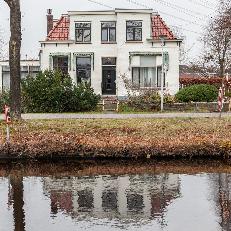 Voor huizen van voor 1930 zijn dak- en vloerisolatie (liefst vanuit de kruipruimte) een verstandig begin. Beeld Harry Cock / de Volkskrant