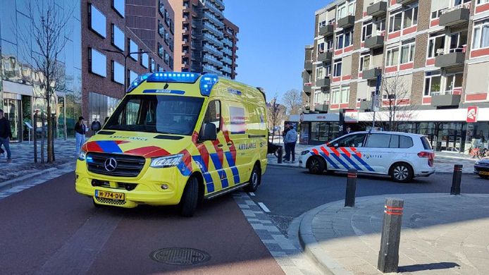 Het ongeluk gebeurde voor het stadskantoor, op de kruising van de Molenstraat met de Deurningerstraat.