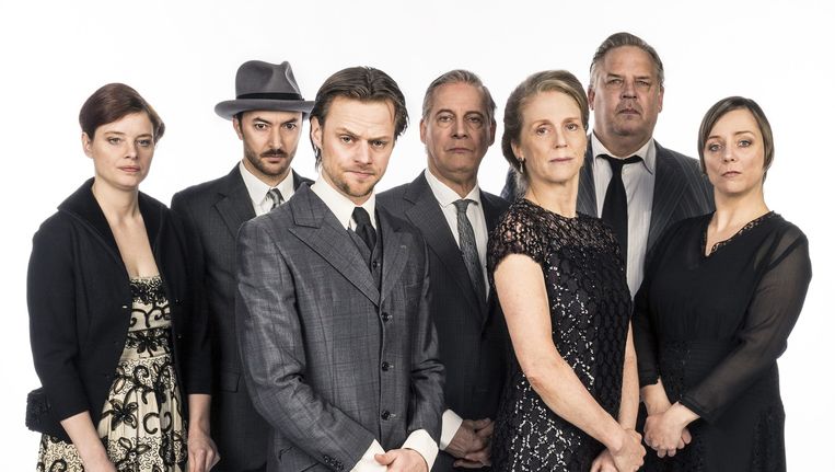 Familieportret van Van Waveren, door het Ro Theater. Beeld Marie Wanders   
