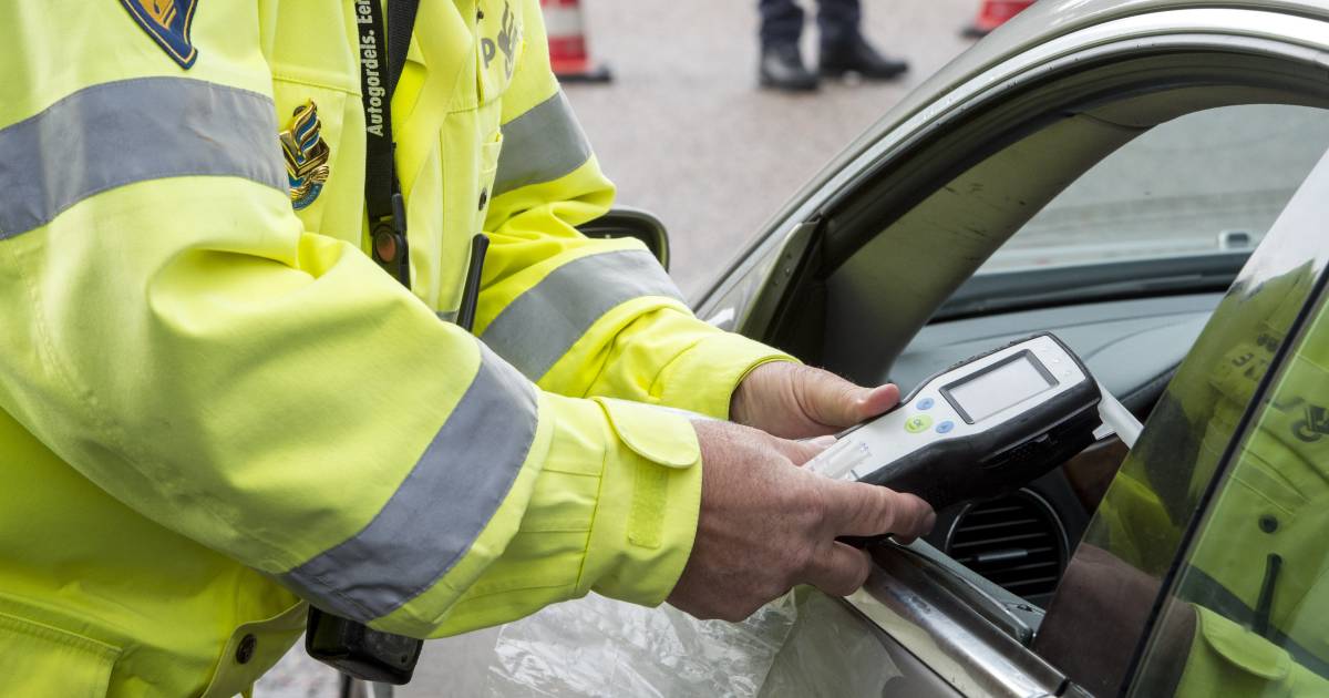 Dronken bestuurder veroorzaakt meerdere ongelukken tussen Almkerk en Sprang-Capelle.