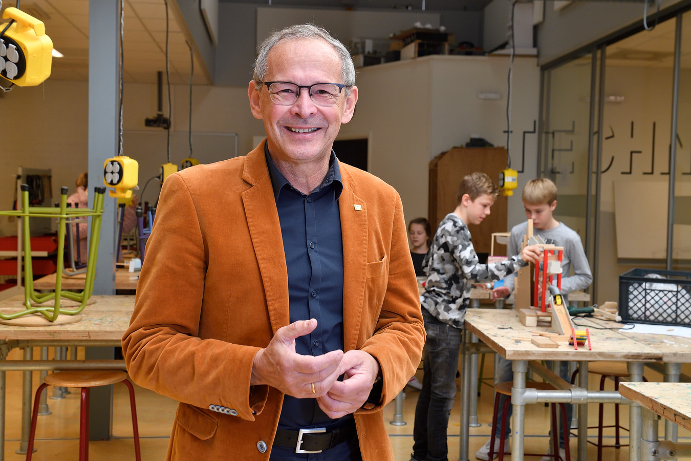 Lu van Albada (66) neemt afscheid van 't Hooghe Landt Foto AD.nl