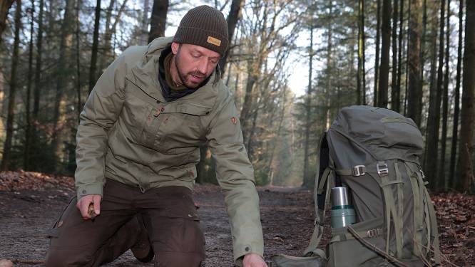 Zo leert outdoor-expert Marcel mensen overleven in de natuur: ‘Pissebedden, mieren: allemaal eetbaar’