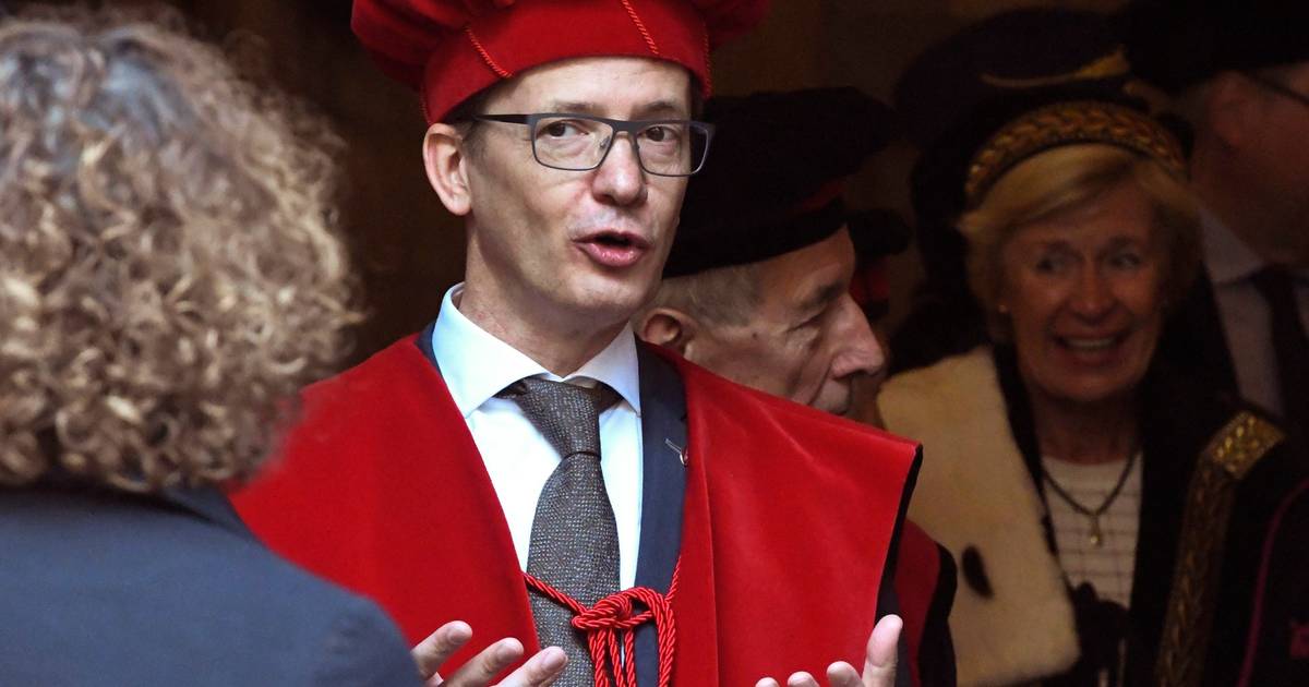 Geduld van rector is op na dodelijke studentendoop: “Wie charter niet ...