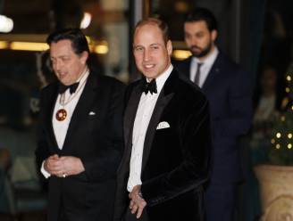 Prins Harry vliegt na kort gesprek met zijn vader naar huis, William bedankt Engelsen voor hun medeleven
