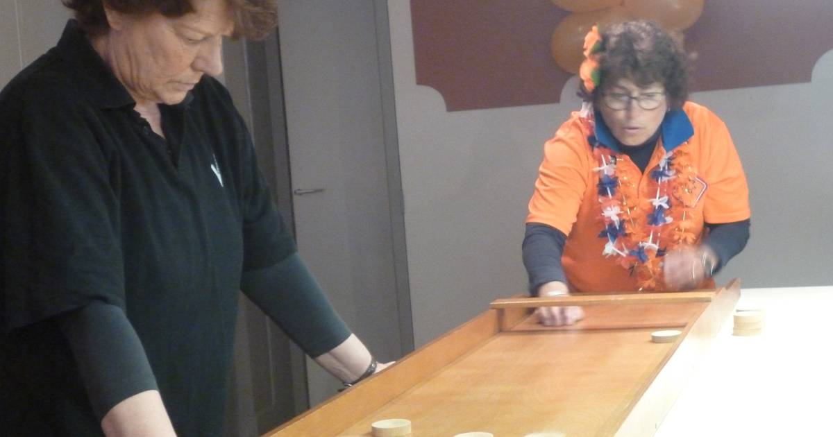 Macharen viert Koningsdag met koersbal, sjoelen en jeu de boules