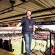 Commentator Mark van Rijswijk wil álles weten: ‘Al stemt er maar vijfhonderd man af op die wedstrijd’