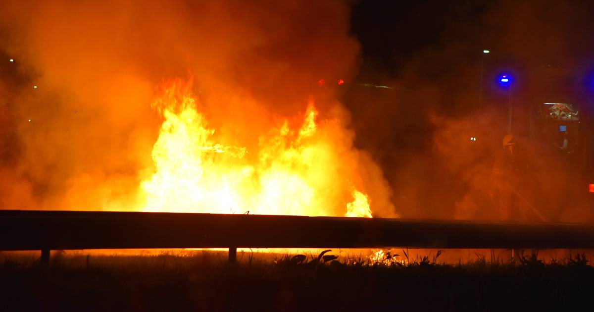 Auto in brand gevlogen op A12 bij De Klomp