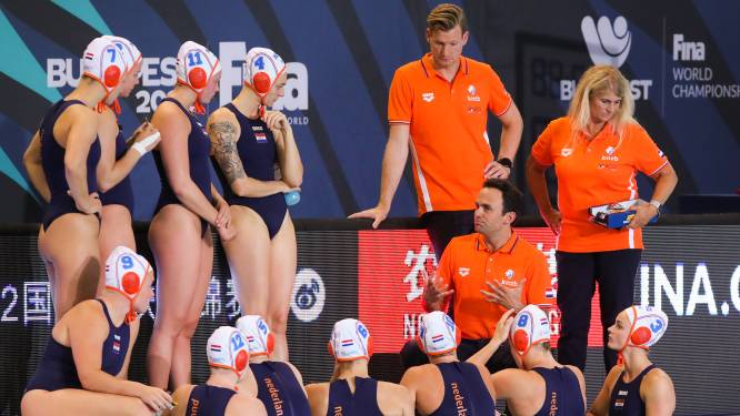 Waterpolosters naar kwartfinale op EK na zege op Griekenland