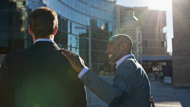 “Ik bedoel er niets mee. Maar ik vind je heel knap, collega.” 10 do’s en don’ts om een compliment te geven