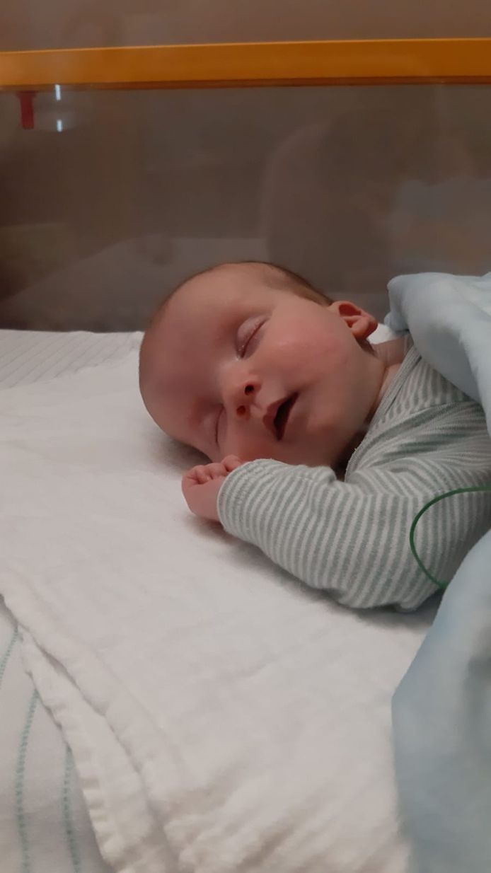 Baby Eibhilin Is Misschien Wel De Jongste Coronapatient Van Nederland Binnenland Ad Nl