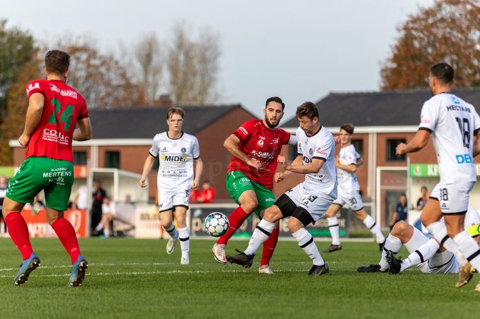De Voordse kapitein Arnaud De Greef gaat in Duitsland een nieuwe professionele uitdaging aan en moet daardoor stoppen met voetballen.