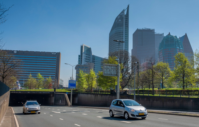 stevige-files-verwacht-door-dichte-koningstunnel-den-haag-ad-nl