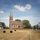 In Friesland blijft de kerk (als atelier, theater, museum of dorpshuis) het hart van het dorp