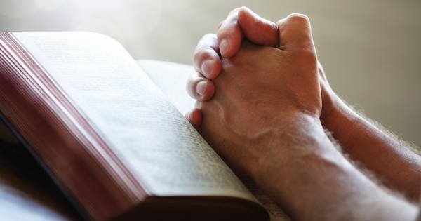 Meeste kerkgangers luisteren via kerkomroep en internet in Wijk en Aalburg - BD.nl