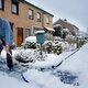'Help ouderen bij stoep sneeuwvrij maken'