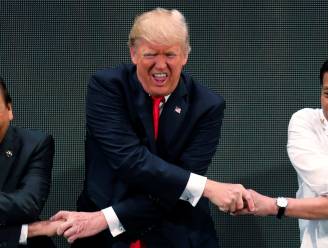 Trump is helemaal de kluts kwijt door deze Aziatische handdruk
