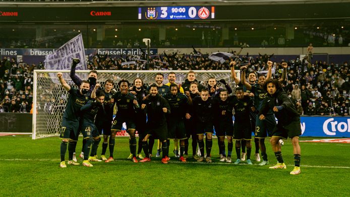 kralen voor Sinis Plots zit Anderlecht vol in race om top 4 én in halve finale van de beker.  Wie had dat een maand geleden durven voorspellen? | Kwartfinales Croky Cup  | hln.be