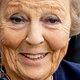 Prinses Beatrix draagt opvallend collier met blauwe stenen