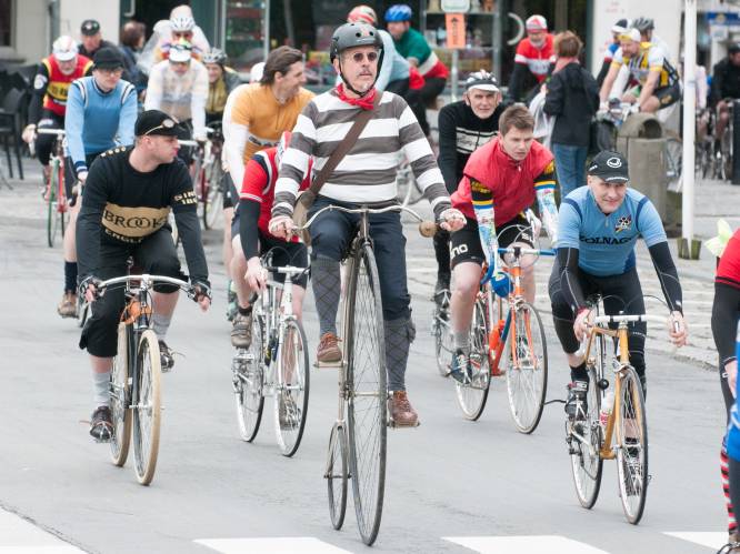 Retroronde met nostalgische fietsen in Oudenaarde