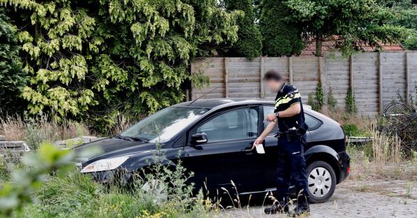 Gestolen auto en mogelijk 'hennephok' ontdekt in buitengebied Sint Anthonis