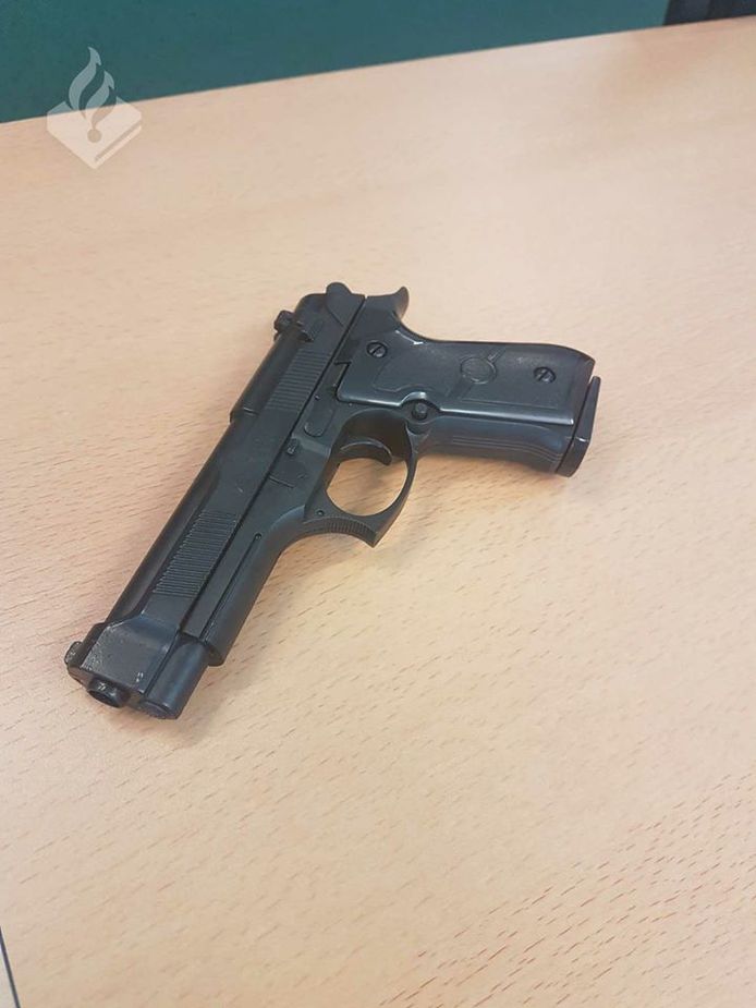 Het wapen dat in beslag is genomen