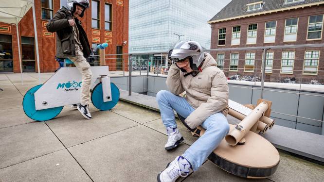 ‘Gait’ uit Rijssen maakt eerste meters op zijn kartonnen fiets: ‘Nu op naar de Holterberg!’ 