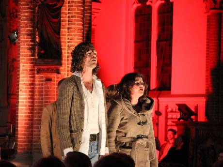 Bomvolle kerk in Berghem geniet van reprise 'Passie voor Pasen'