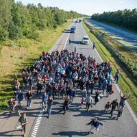 ‘Als we de controle over migratie verliezen, zoals in 2015, ontstaat een groot risico’: Zweedse migratieminister over controversiële aanpak