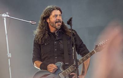 Foo Fighters frontman admits having child out of wedlock: “But wants to regain wife’s trust”