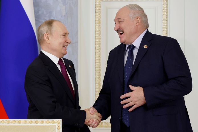 De Russische president Poetin met zijn bondgenoot Loekasjenko.