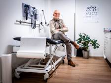 Huisartsen gaan waarschijnlijk helpen met ‘t boosterprikken: ‘Zijn ze niet allemaal blij mee’