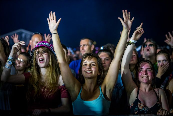 Eerder besloot Muziekfestival Appelpop een jaar over te slaan. Mede door het nieuwe coronavirus is het risico te groot om het festival door te laten gaan. Dat meldt de organisatie vrijdag. Het festival zou plaatsvinden op 11 en 12 september op de Waalkade in Tiel.